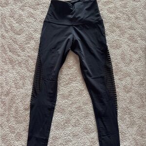 Onzie XS Black High-Waisted Leggings